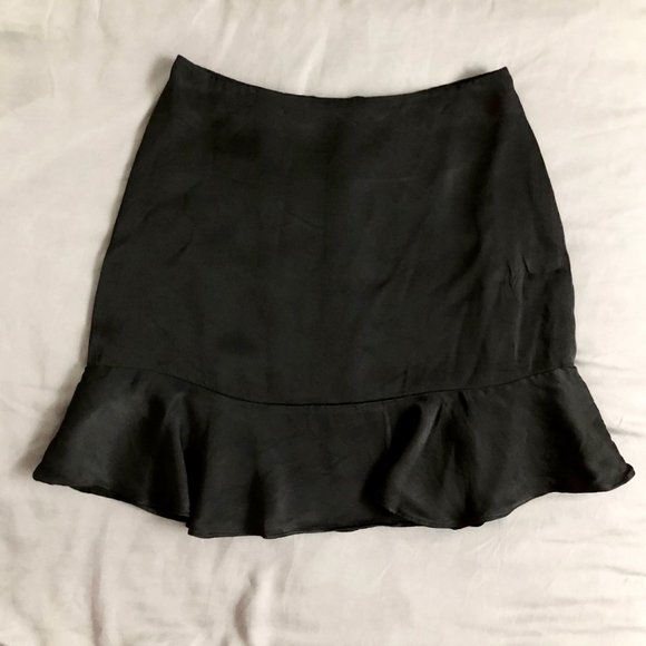 Aritzia Dresses & Skirts - Aritzia Sunday Best Hadden Ruffle Mini Skirt - 0